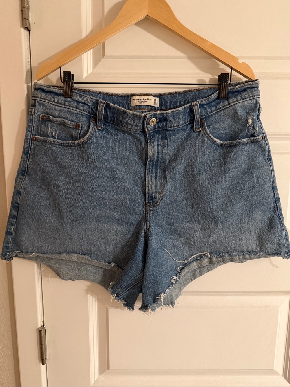 Women’s Abercrombie & Fitch “The Dad Short” High Rise Cutoffs! Cute!! Sz. 16/33